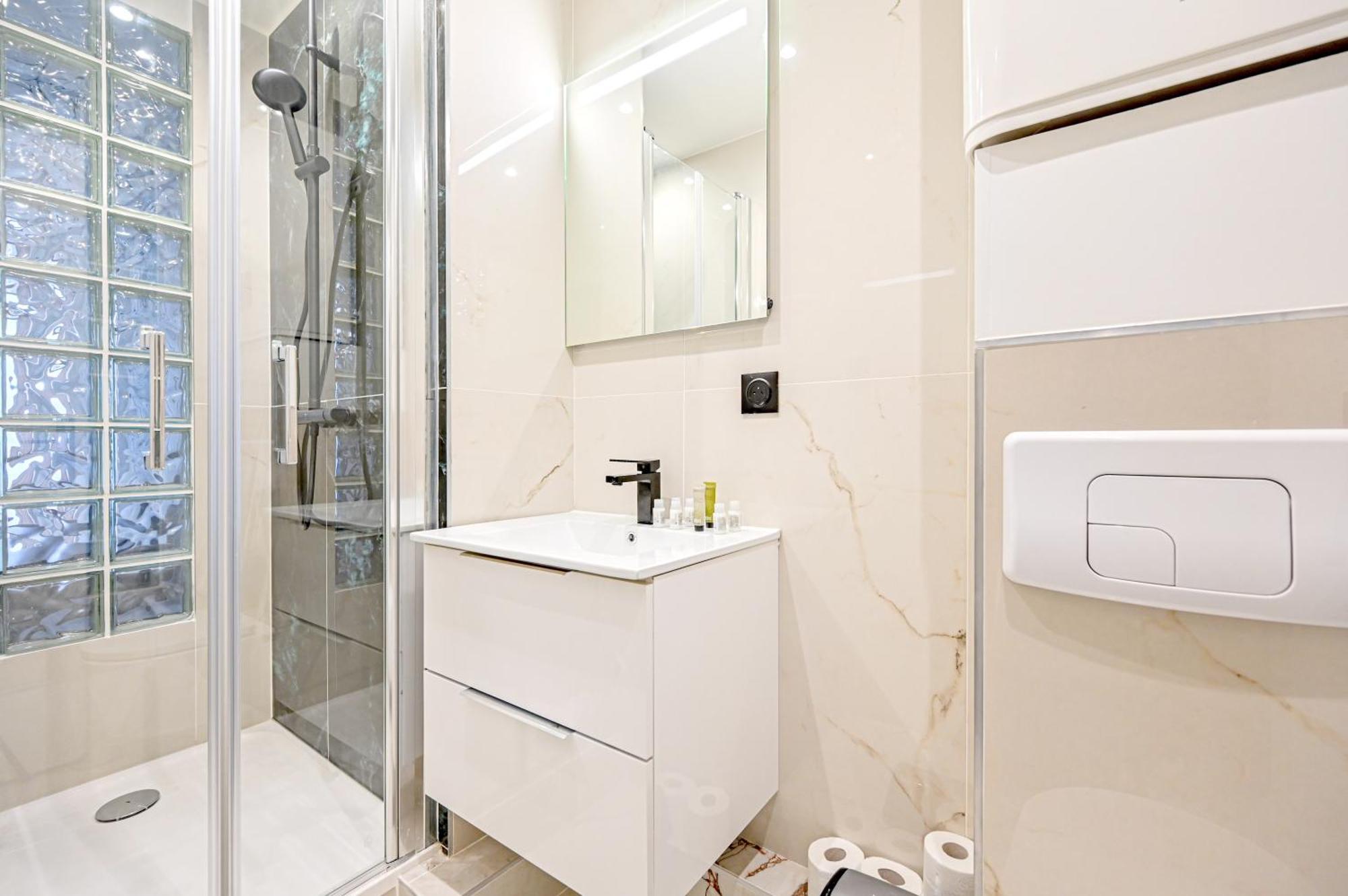 Relax In A Stylish Flat In Montmartre Paris Exterior foto