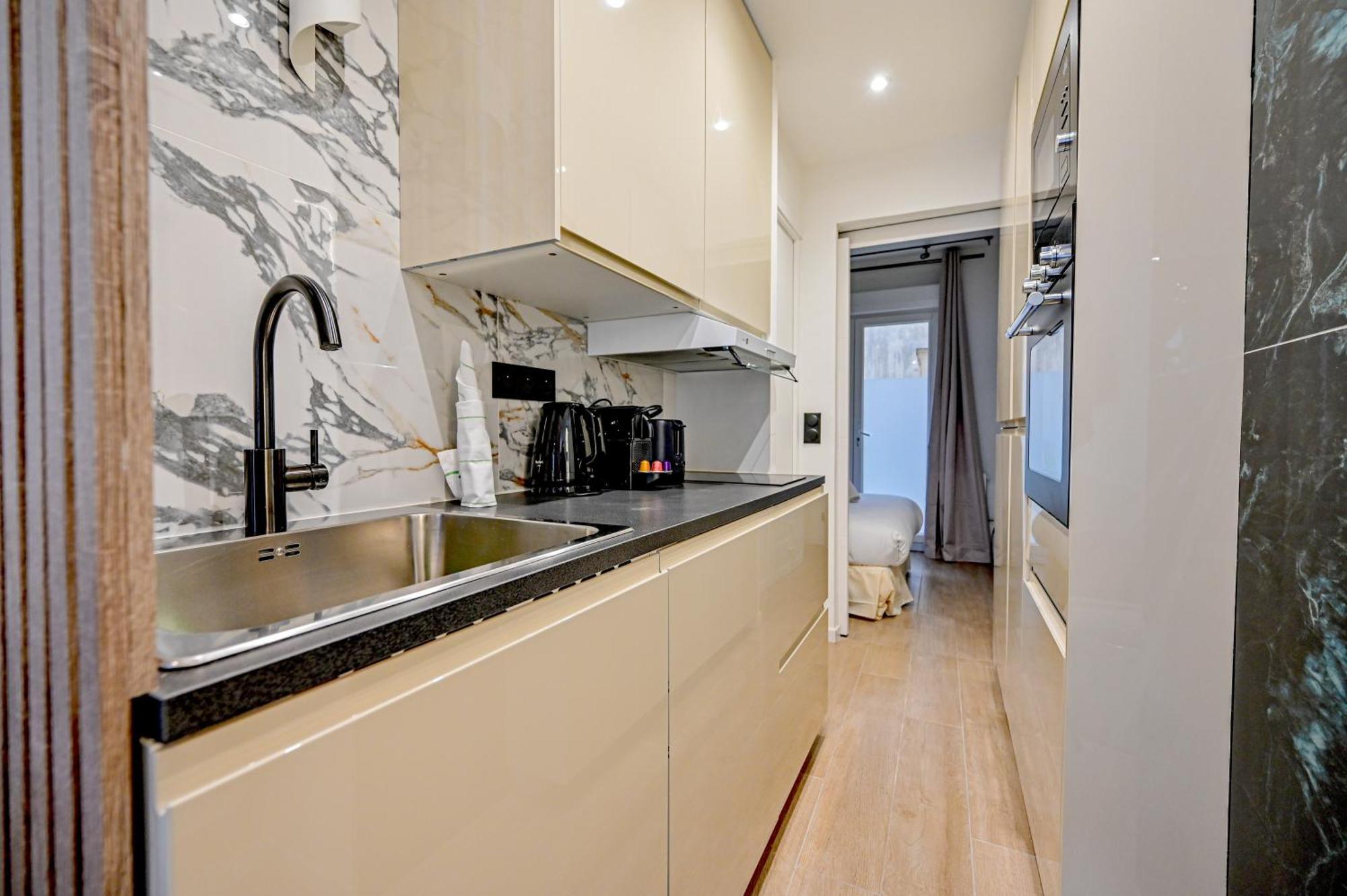 Relax In A Stylish Flat In Montmartre Paris Exterior foto